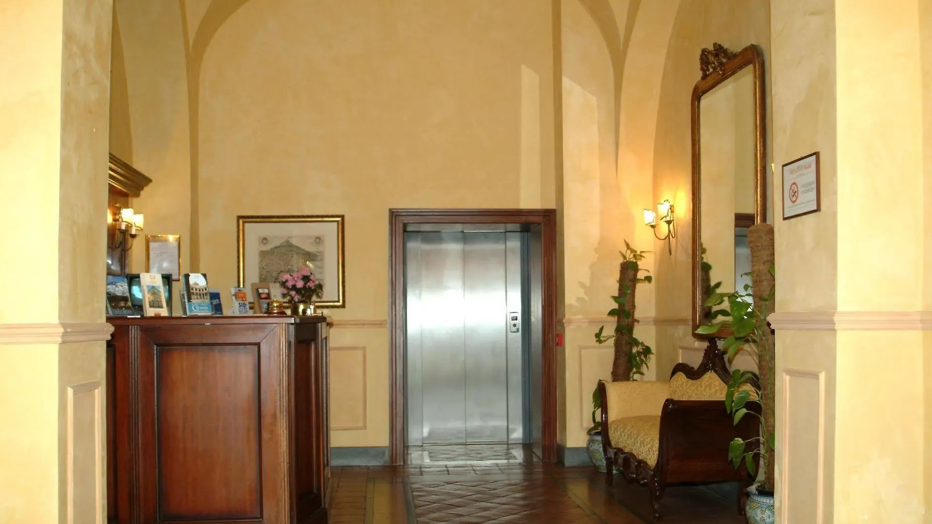 Hotel La Ville Katanya İtalya