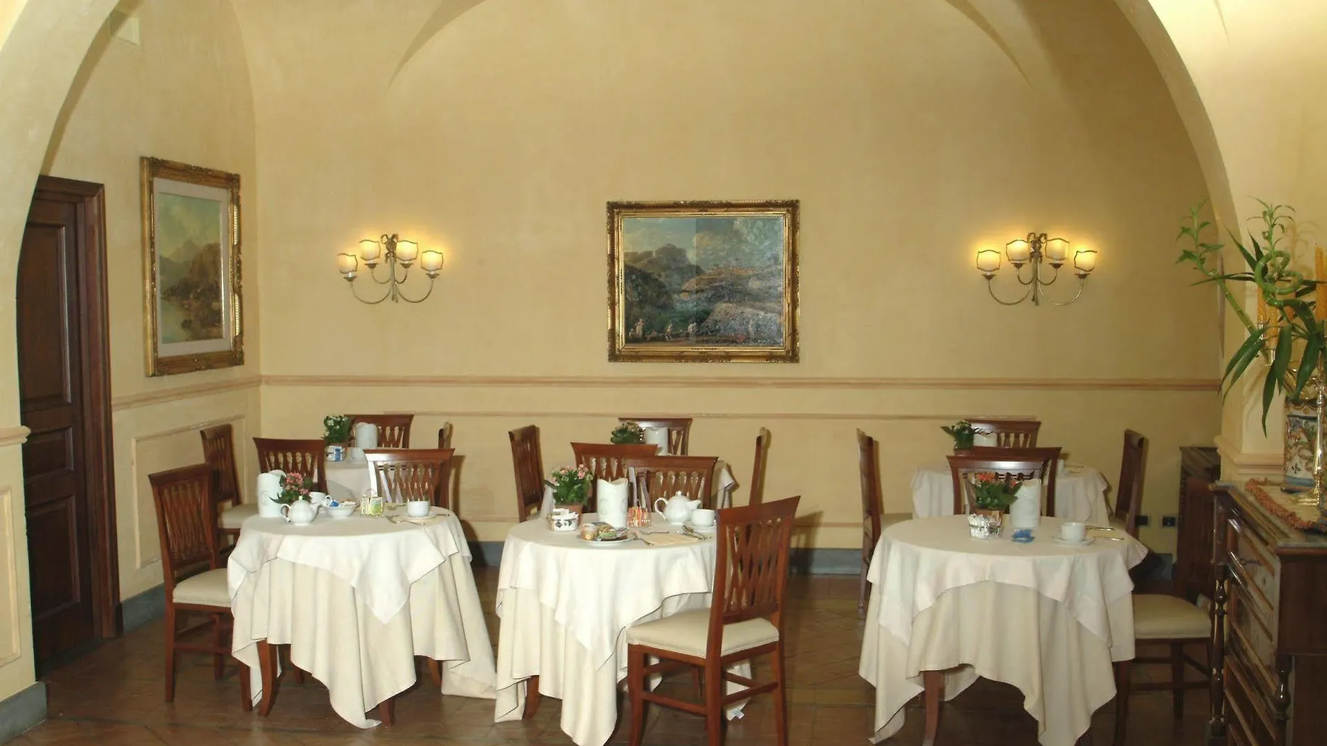 Hotel La Ville Katanya 3*,  İtalya
