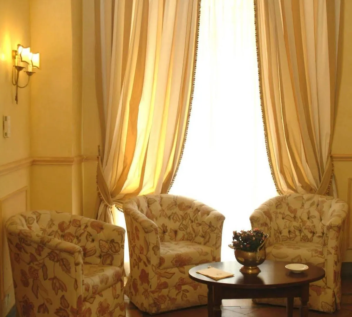 Hotel La Ville Katanya İtalya