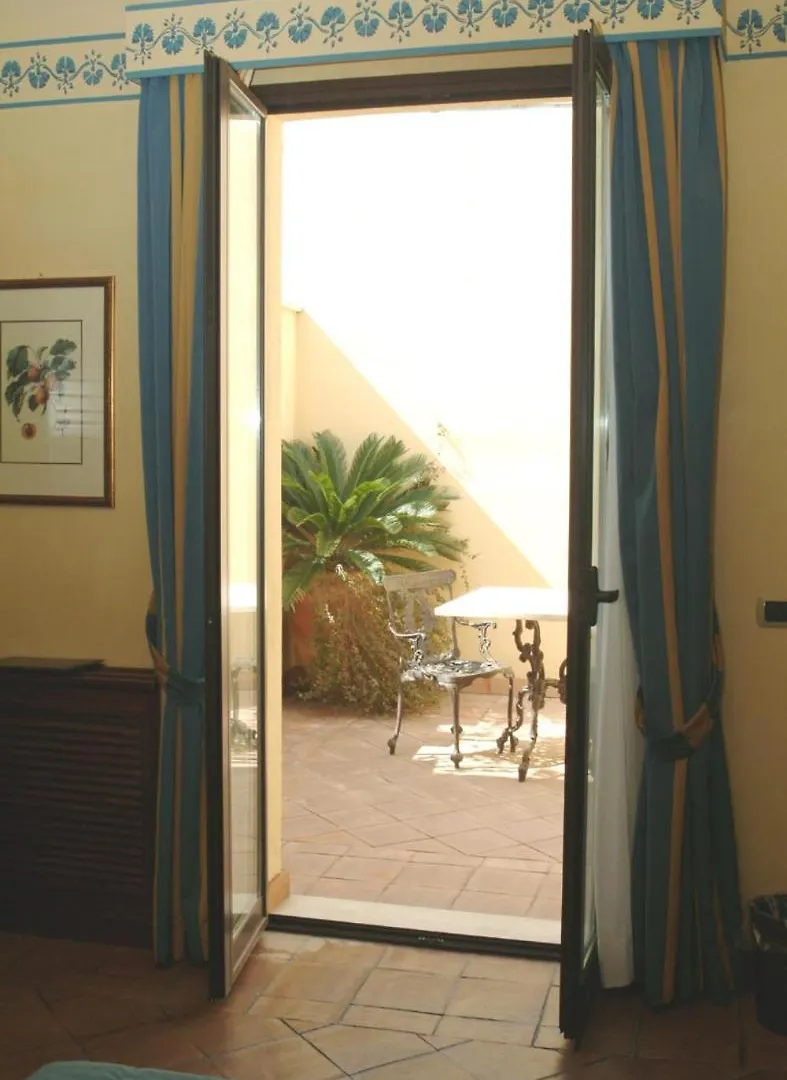 Hotel La Ville Katanya 3*,